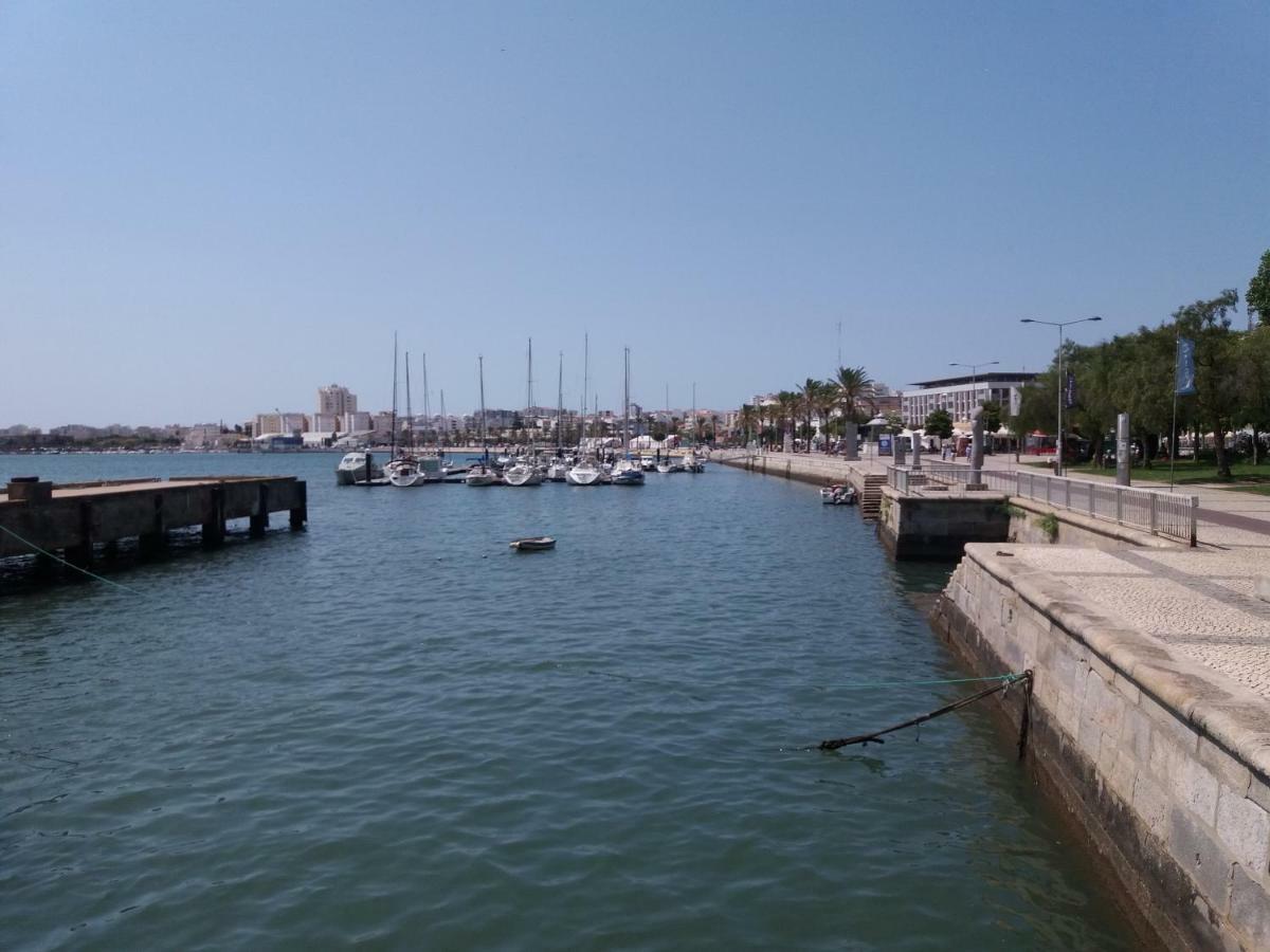 Typical Fishing Village In Historic Center I Portimão Esterno foto